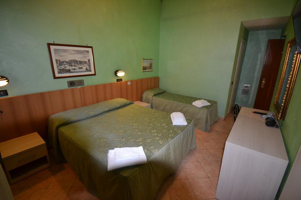 Hotel Ferrarese Řím Exteriér fotografie