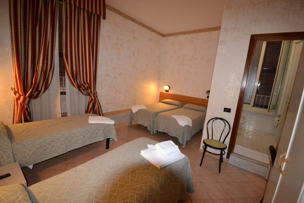 Hotel Ferrarese Řím Exteriér fotografie