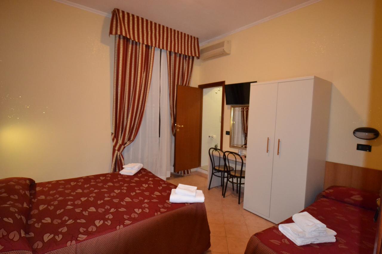 Hotel Ferrarese Řím Exteriér fotografie