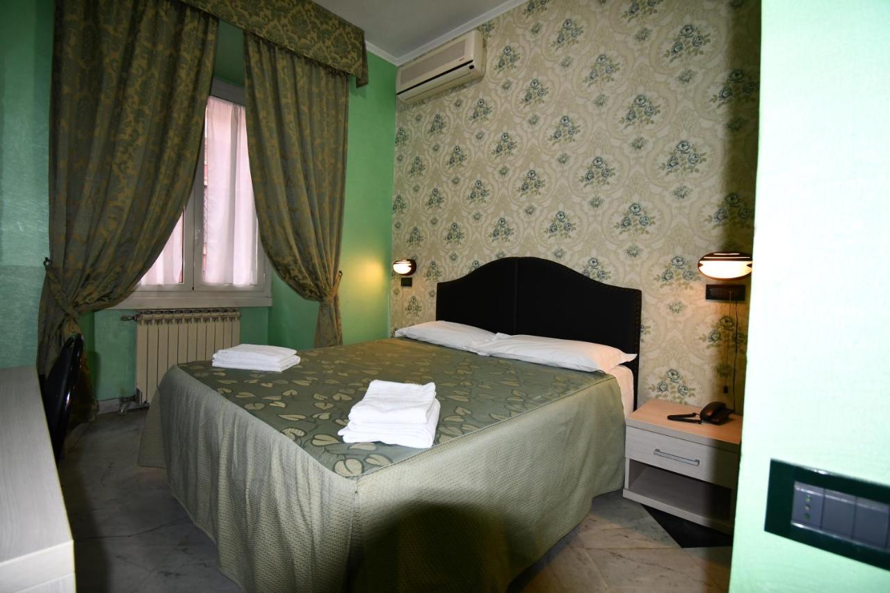 Hotel Ferrarese Řím Exteriér fotografie