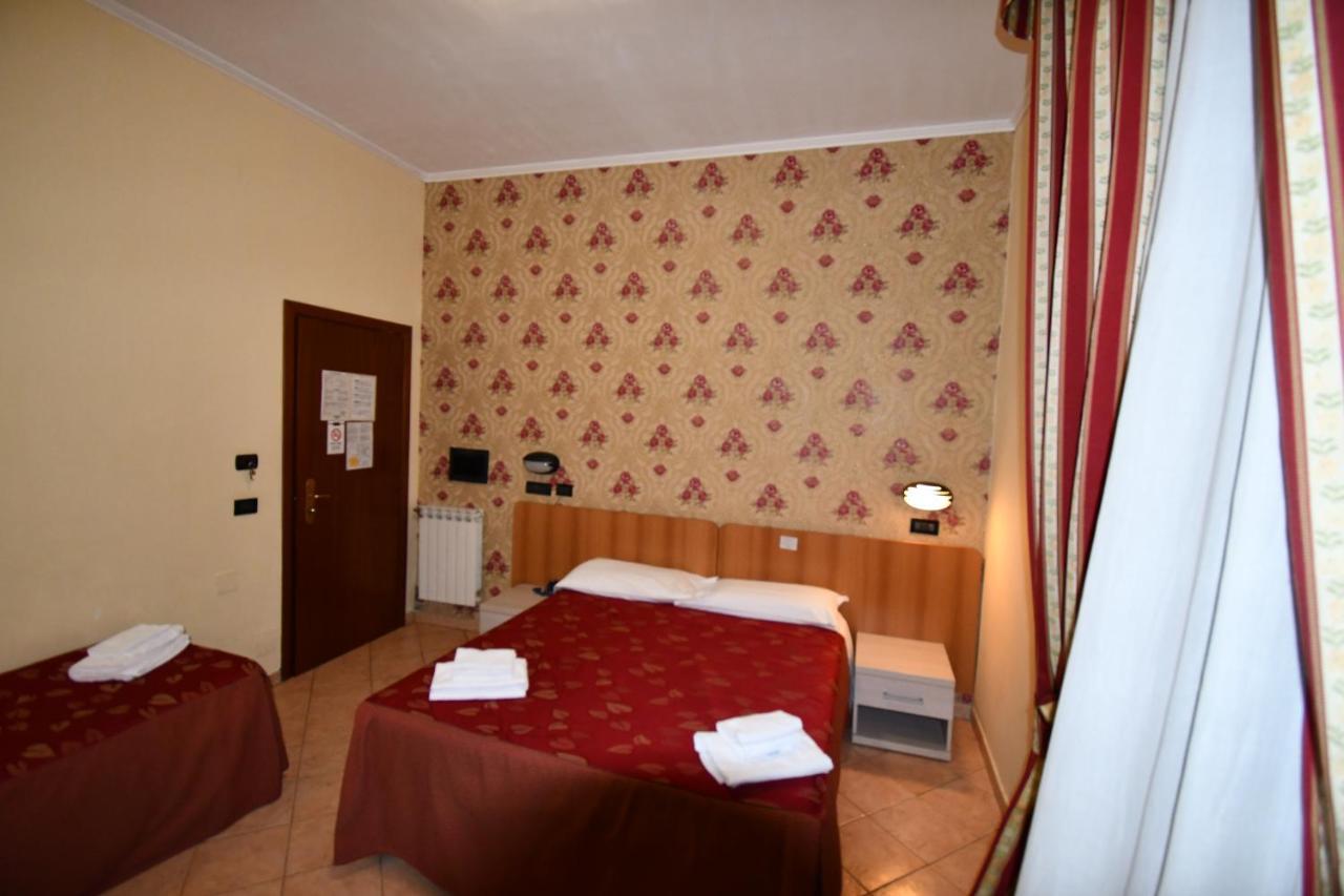 Hotel Ferrarese Řím Exteriér fotografie