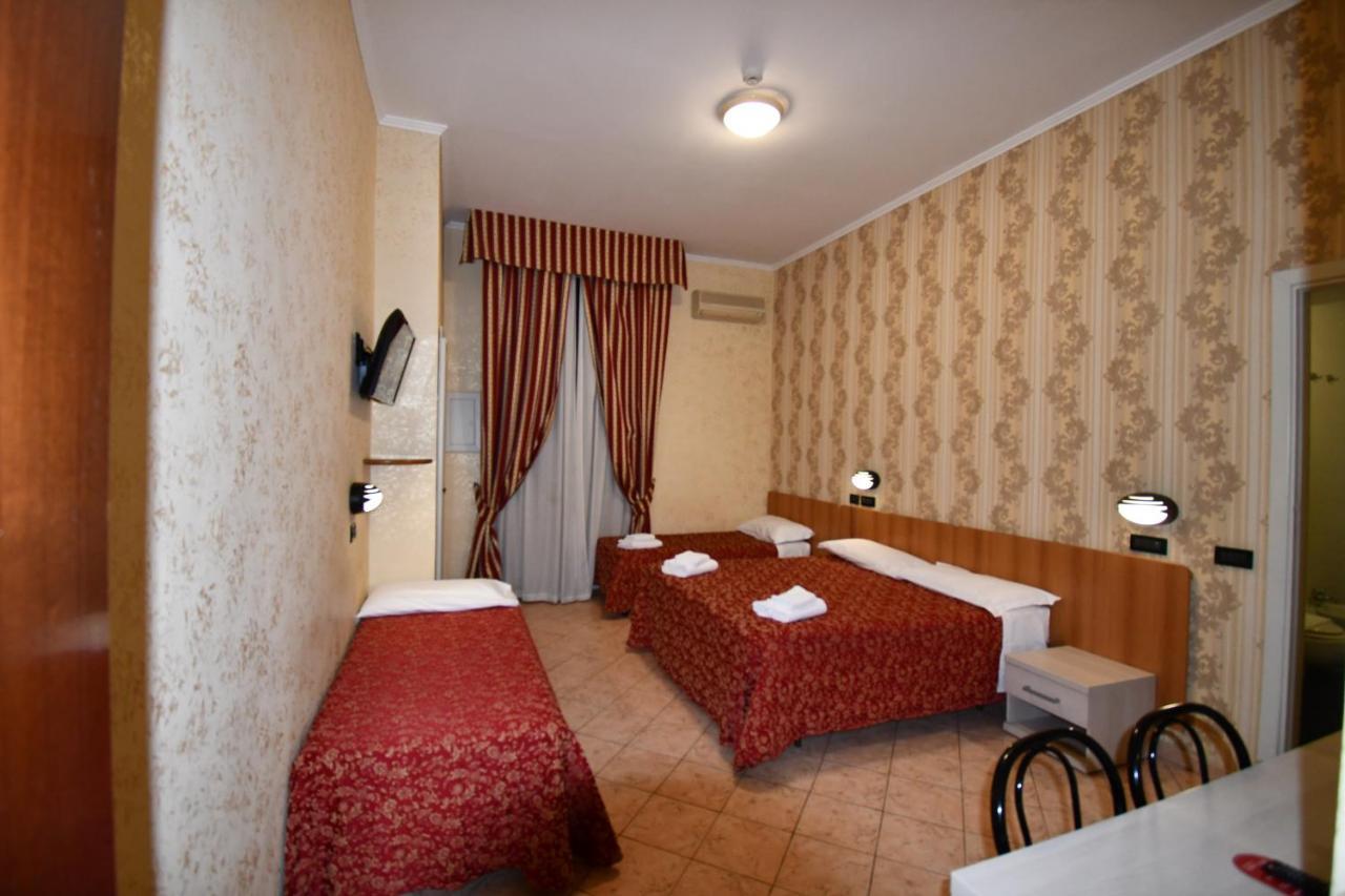 Hotel Ferrarese Řím Exteriér fotografie