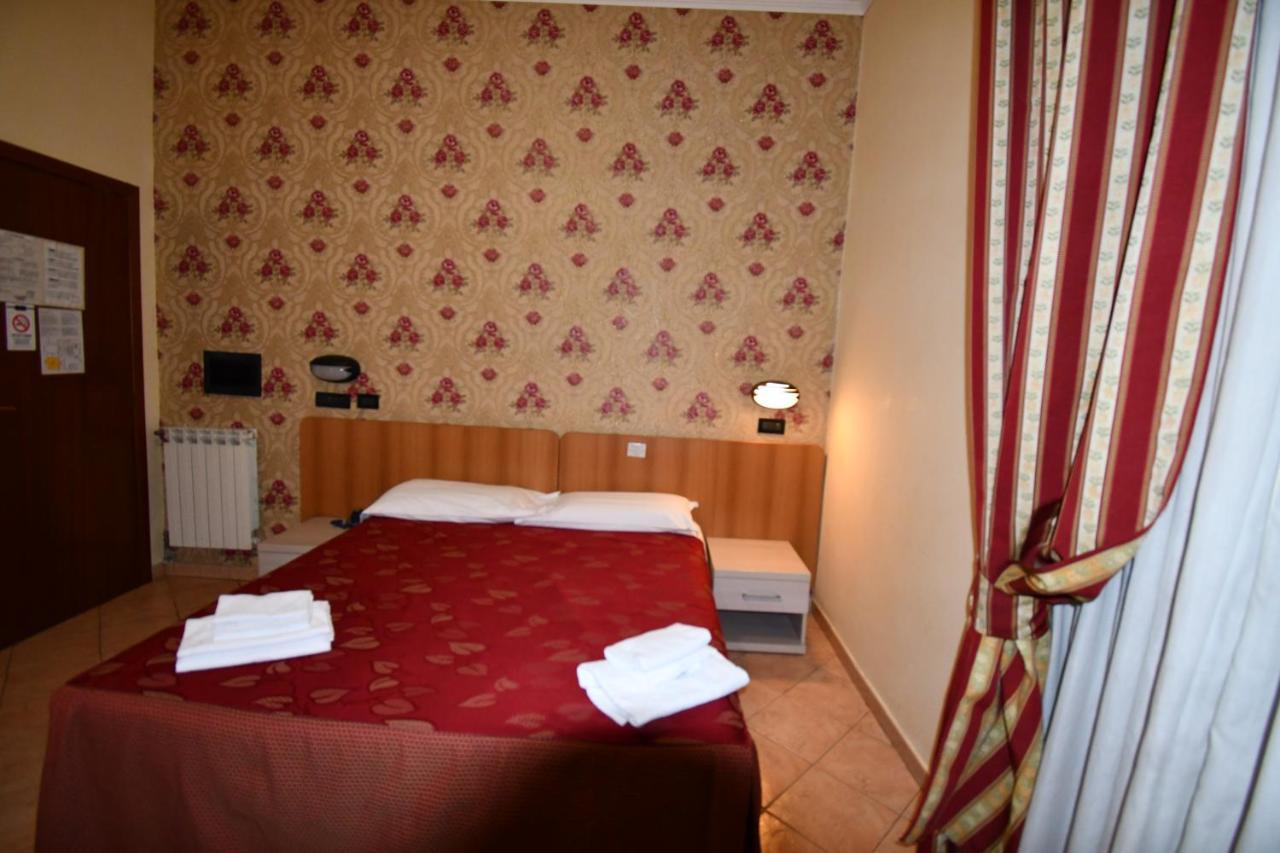 Hotel Ferrarese Řím Exteriér fotografie