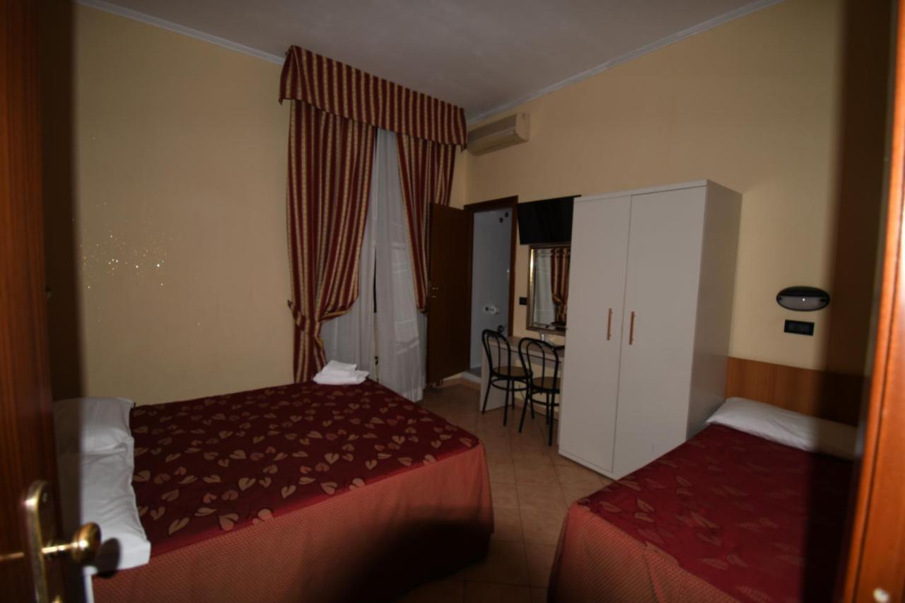 Hotel Ferrarese Řím Exteriér fotografie