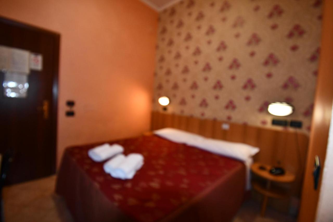 Hotel Ferrarese Řím Exteriér fotografie