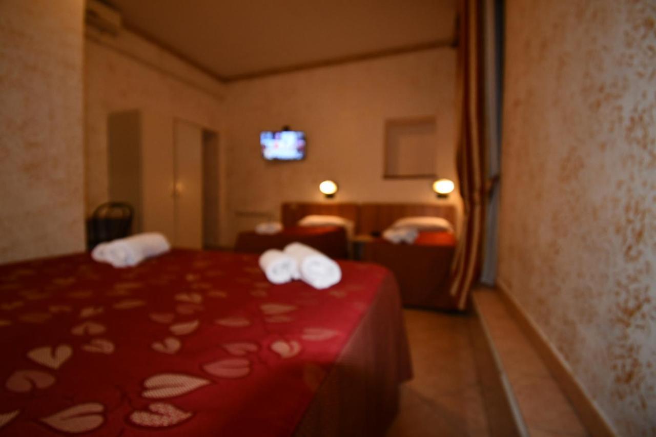 Hotel Ferrarese Řím Exteriér fotografie